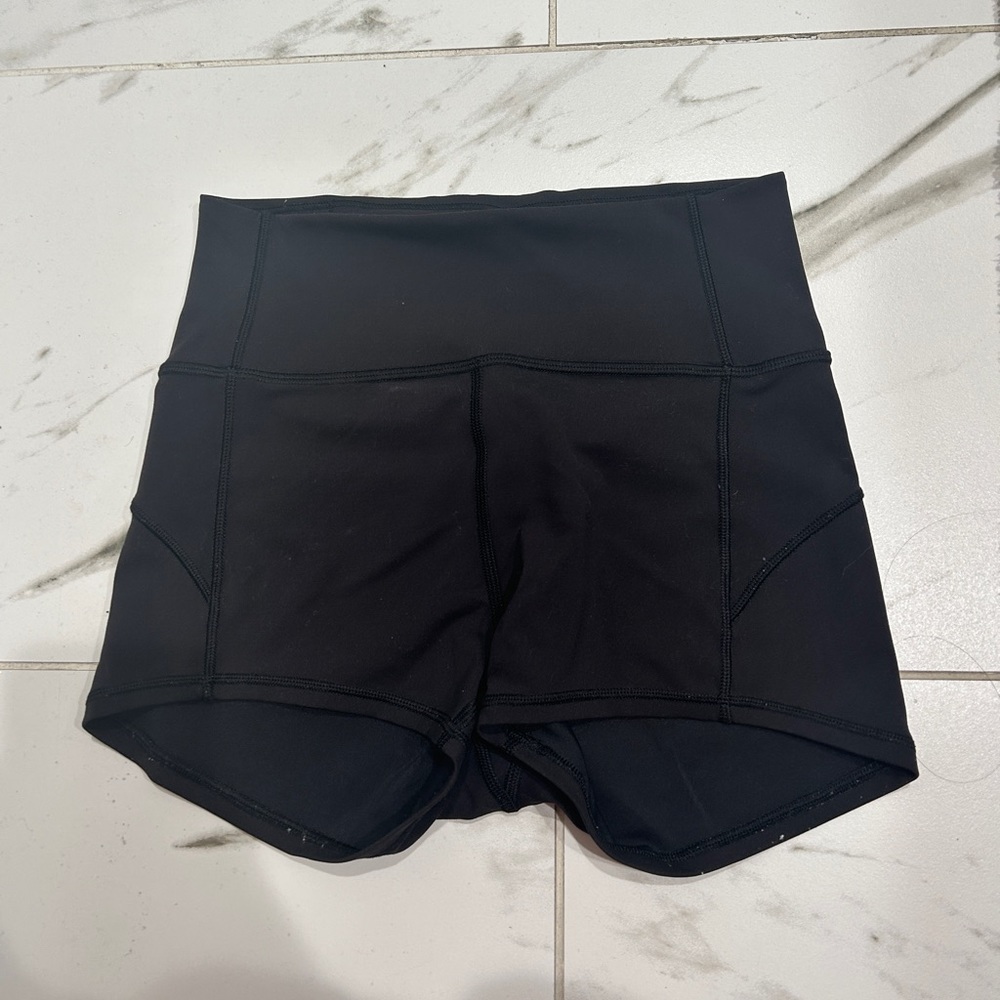 Lululemon 2.5” Shorts